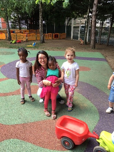 Huong - Jeux avec les enfants à Choisy-le-Roy