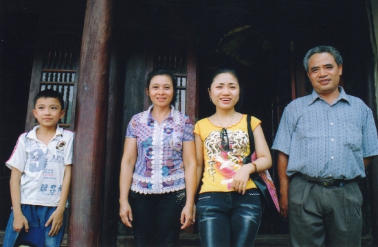 Bac Giang - Hoai, ses parents et un cousin