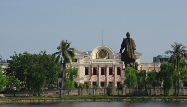 Nam Dinh - Statue du général Trần Hưng Đạo