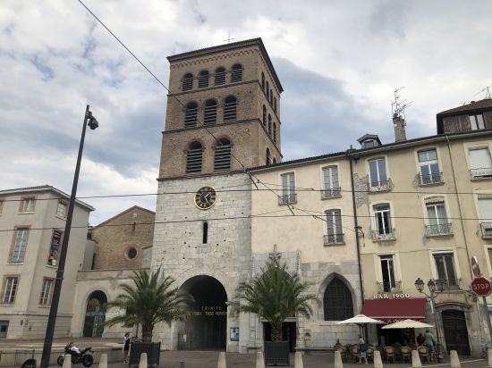 La modeste cathédrale Notre-Dame à Grenoble