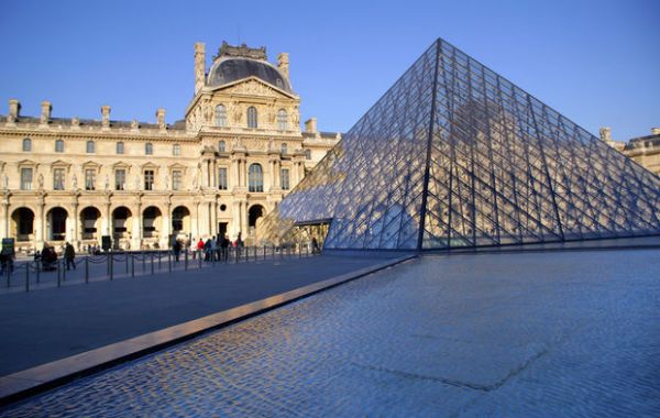 La pyramide du Louvre