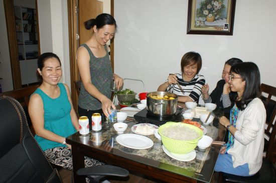De gauche à droite, Canh Linh, Bich, Xuân, Ngoc Lan, Phu