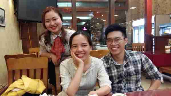 Thu Ha, Yen et Vinh après le bun