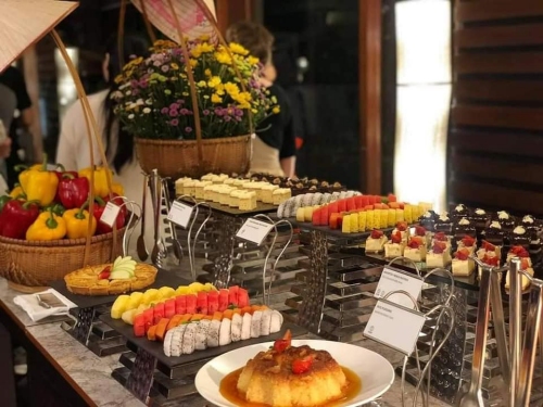 Le buffet des desserts à l’Ambassade