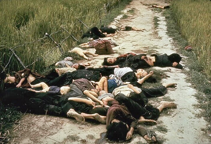 Le massacre de Mỹ Lai, 16 mars 1968 : entre 347 et 504 morts civils