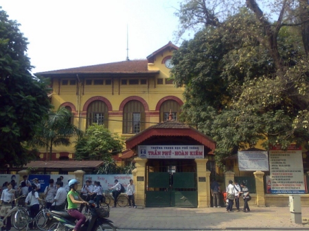 Lycée Tran Phu, anciennement lycée Albert-Sarraut Rue Ha Ba Trung, district Hoan Kiem à Hanoï