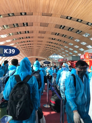 Attente du vol pour Hanoï