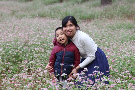 Hoai Anh, son mari Hieu et leurs filles ont célébré leurs 16 ans de mariage. Félicitations !