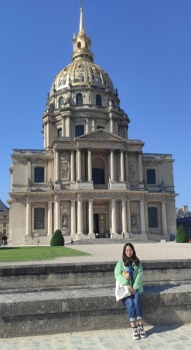 Devant le Dôme des Invalides