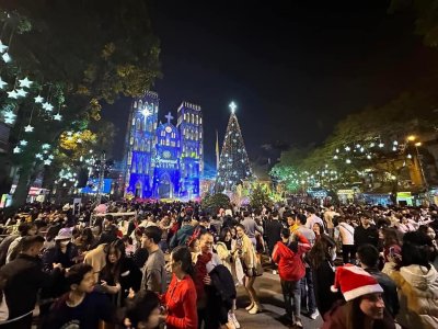Ambiance de Noël à Hanoi