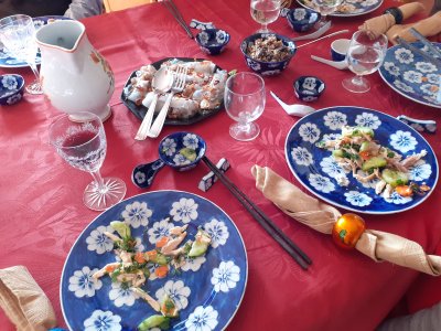 Banh cuon et salade de poulet