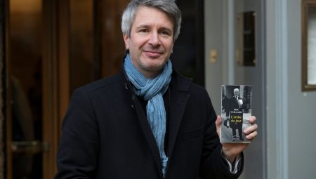 Eric Vuillard reçoit le prix Goncourt en novembre 2017