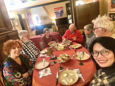 Dégustation de fromages de Savoie que Dam Thuy apprécie !