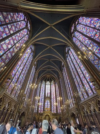 Les vitraux à la chapelle haute de la Sainte-Chapelle