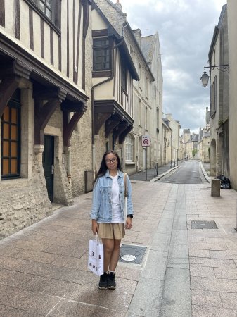 Dans une rue de Bayeux
