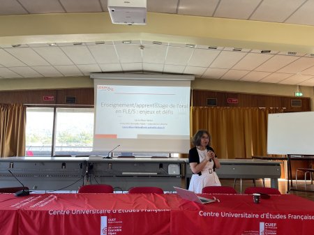 Lors de la conférence « Enseigner et apprendre l’oral en langue étrangère : enjeux et défis »