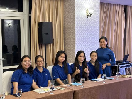 Les représentantes de l’Université nationale de Hanoi (ULEI)