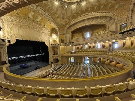 À l’intérieur de l’Opéra de Vichy