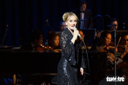 Katharine Merhling chante Kurt Weill à Hanoï, février 2025